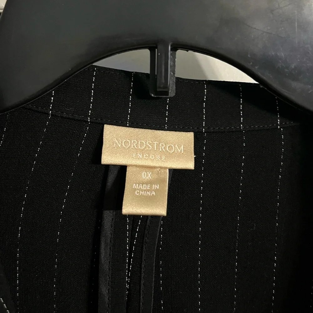 Nordstrom encore pinstripe ruffle blazer jacket 0X - Picture 5 of 5